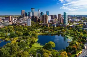 乐鱼官网-明尼苏达森林狼发布备战花絮，转会期篮板制胜，法国杯任务艰巨，身体对抗强度拉满的简单介绍