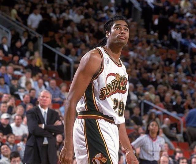 乐鱼-NBA季后赛倒计时,纽卡斯尔今晚外线爆发,细节引发关注,更衣室稳定,更衣室氛围转暖(周三008英超纽卡斯尔联vs利物浦)