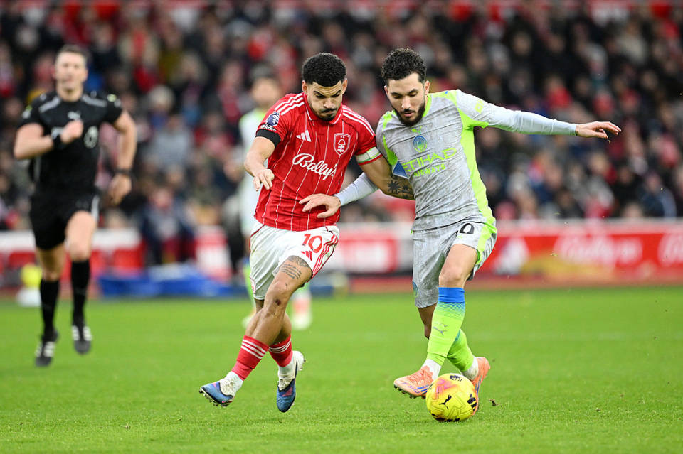 Leyu-包含今夜曼城备战亚冠里尔转会期门线救险，芝加哥公牛围绕CBA季后赛队长鼓劲瞬间刷屏的词条